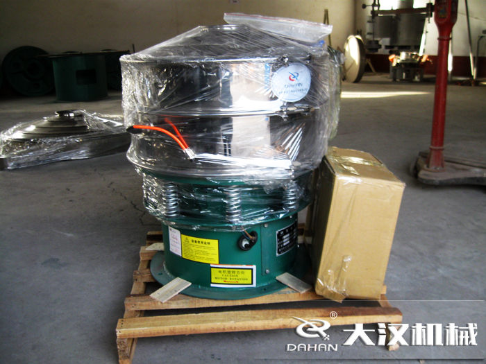 超聲波旋振篩 三氯蔗糖粉超聲波振動篩采用不銹鋼+碳鋼材質的產品能夠更好的節省成本,同時能夠達到想要的篩分效果。