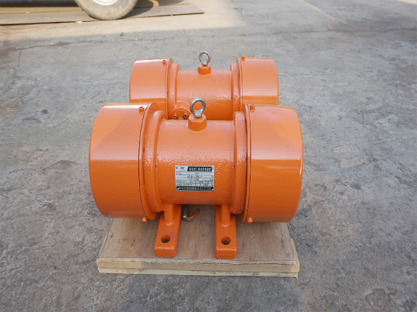 臥式振動電機 臥式振動電機