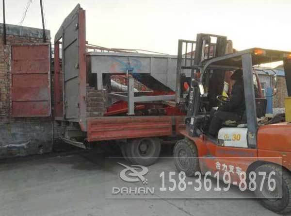 1030直線振動篩發貨 1030直線振動篩發貨