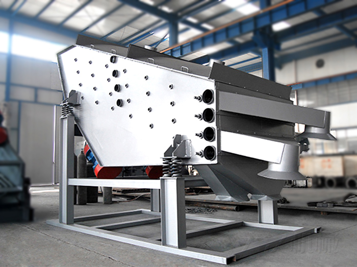概率篩多用于礦場大型的篩分場地和一些比較較大，對設(shè)備破壞程度高的物料進(jìn)行篩分。